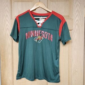 Green and Red Minnesota Wild T-Shirt Womens Medium‎